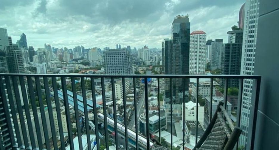 For sale 2 bedrooms condo in Khlong Toei, Bangkok