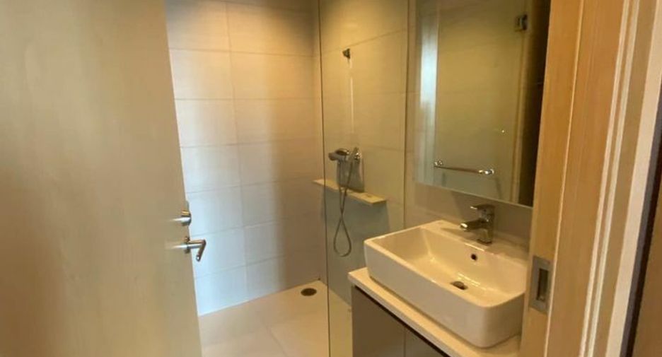 For sale 2 bedrooms condo in Khlong Toei, Bangkok