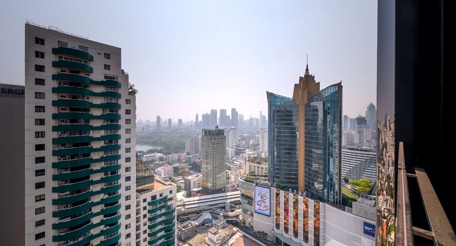 À louer 3 chambres condo à Khlong Toei, Bangkok