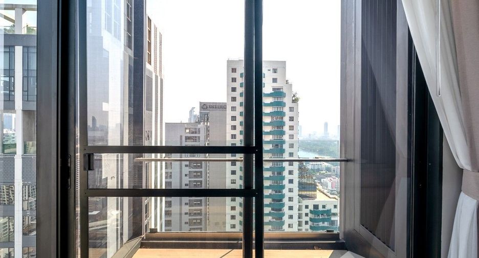 Wohnung zur Miete mit 3 Zimmer in Khlong Toei, Bangkok