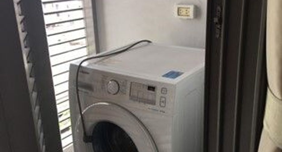For rent studio condo in Khlong Toei, Bangkok