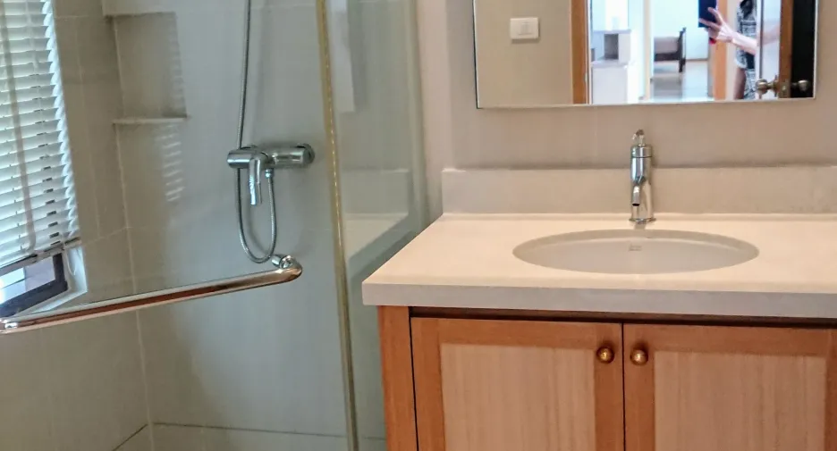 Condo en alquiler de 2 habitaciones en Khlong Toei, Bangkok