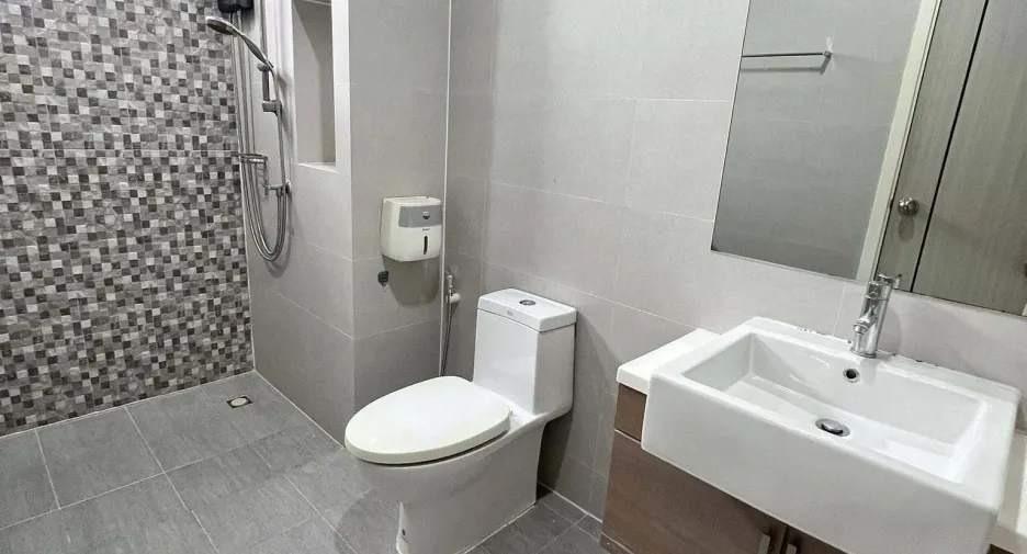 ให้เช่า 4 ห้องนอน บ้านเดี่ยว ใน วังทองหลาง, กรุงเทพฯ