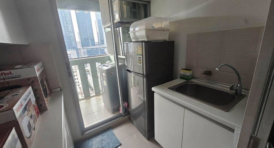 À louer 1 chambre condo à Huai Khwang, Bangkok