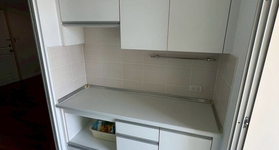 Продажа 1 кровать кондо в Хуаи Кхщанг, Бангкок