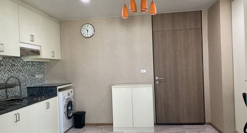 For rent 1 bed condo in Khlong Toei, Bangkok
