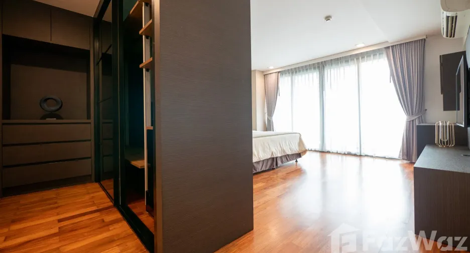 For rent 3 bedrooms condo in Watthana, Bangkok