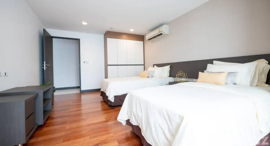 For rent 3 bedrooms condo in Watthana, Bangkok