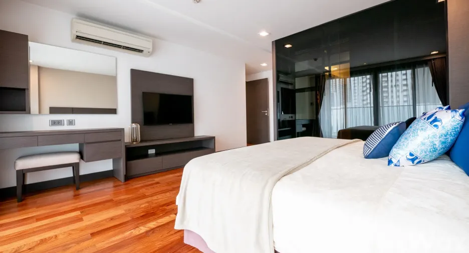 For rent 3 bedrooms condo in Watthana, Bangkok