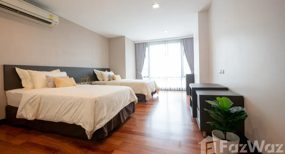 For rent 3 bedrooms condo in Watthana, Bangkok