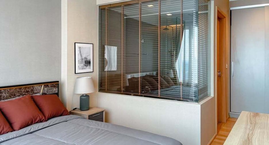 For rent 2 bedrooms condo in Khlong Toei, Bangkok
