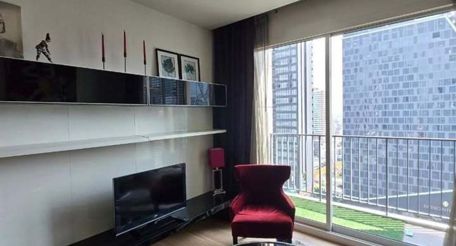 For rent 2 bedrooms condo in Khlong Toei, Bangkok
