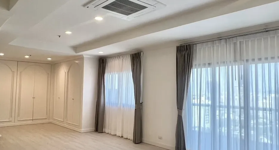 Condo en alquiler de 4 habitaciones en Watthana, Bangkok
