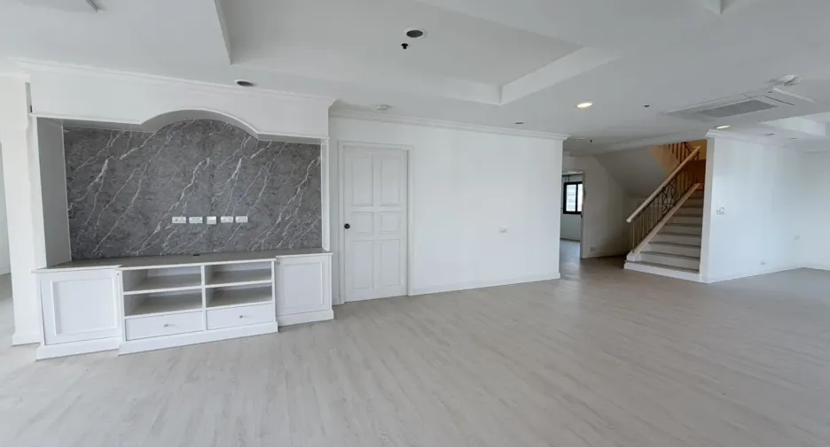 Condo en alquiler de 4 habitaciones en Watthana, Bangkok