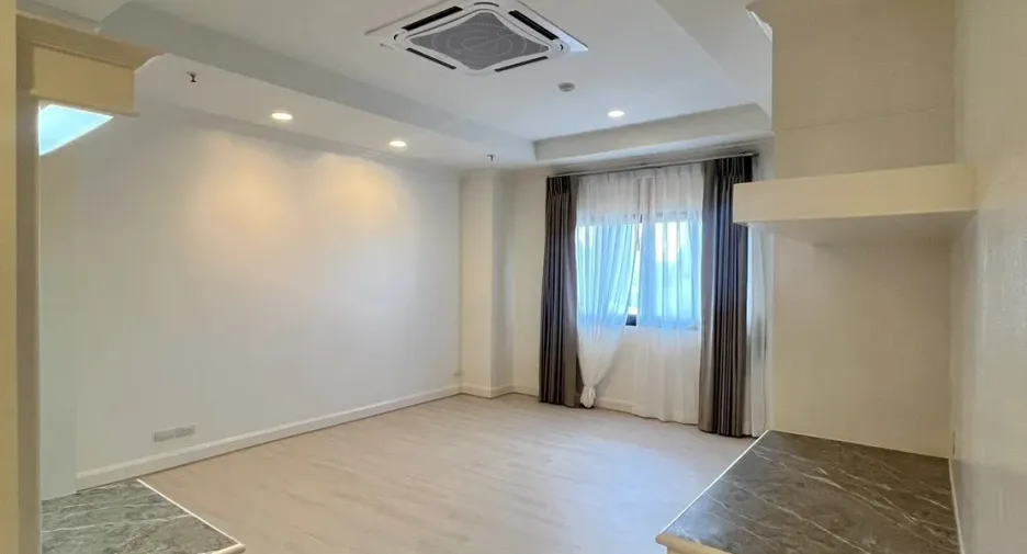 Condo en alquiler de 4 habitaciones en Watthana, Bangkok
