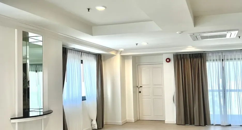Condo en alquiler de 4 habitaciones en Watthana, Bangkok