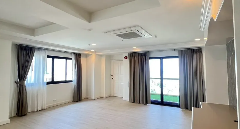 Condo en alquiler de 4 habitaciones en Watthana, Bangkok