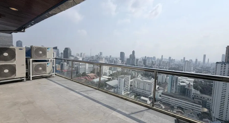 Condo en alquiler de 4 habitaciones en Watthana, Bangkok