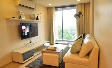 Condo en venta de 2 habitaciones en Khlong Toei, Bangkok
