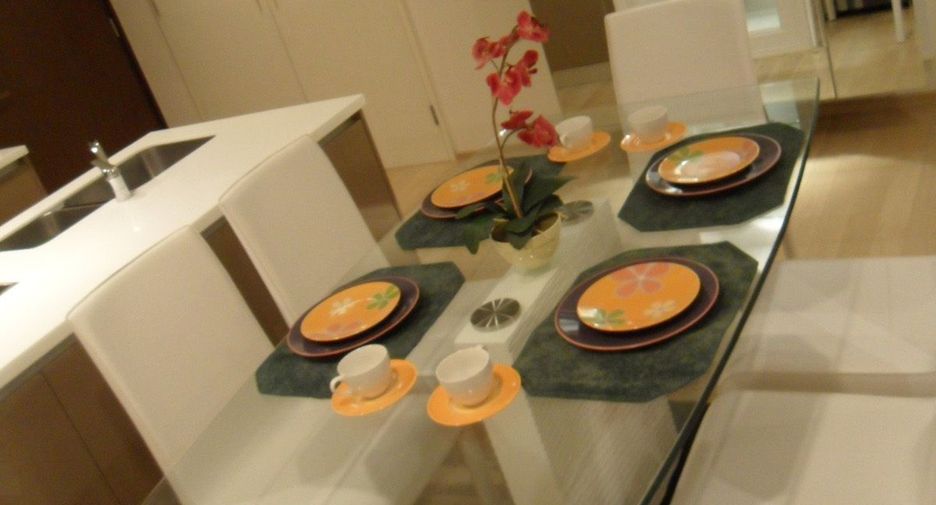 For sale 3 bedrooms condo in Khlong Toei, Bangkok