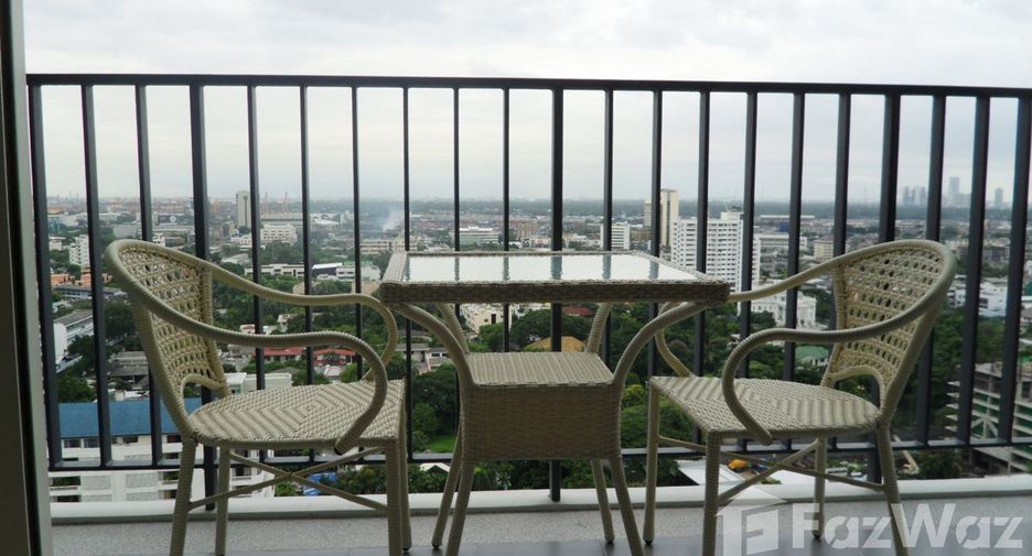 For sale 3 bedrooms condo in Khlong Toei, Bangkok
