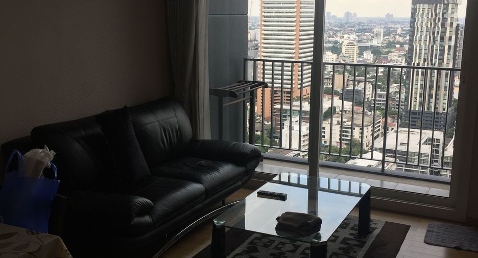 For rent 1 bed condo in Khlong Toei, Bangkok