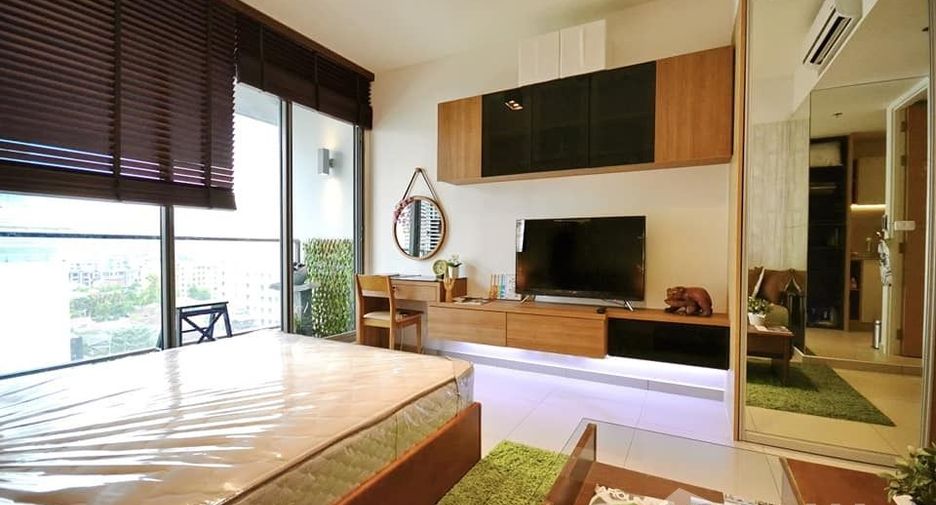 À louer studio condo à Khlong Toei, Bangkok