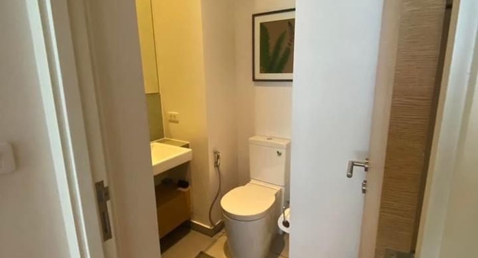For rent studio condo in Khlong Toei, Bangkok