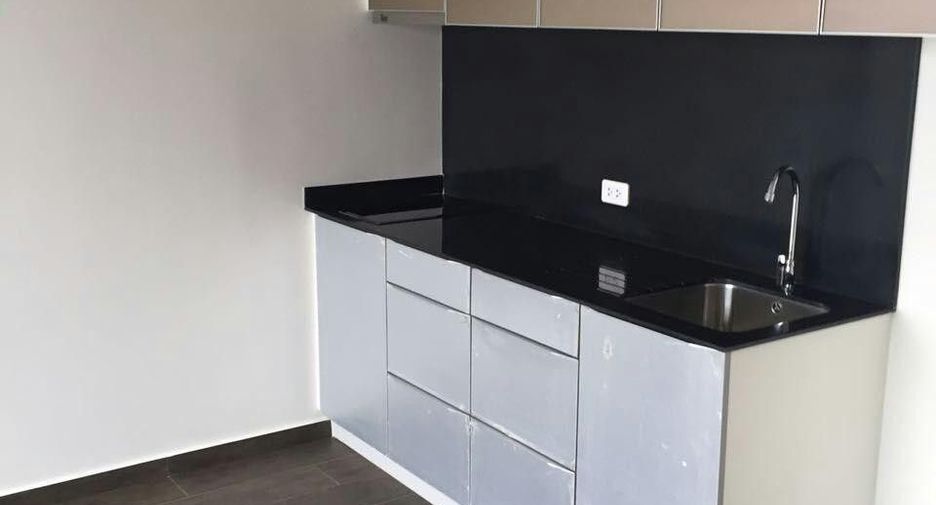 Condo en venta de 1 habitaciones en Khlong Toei, Bangkok