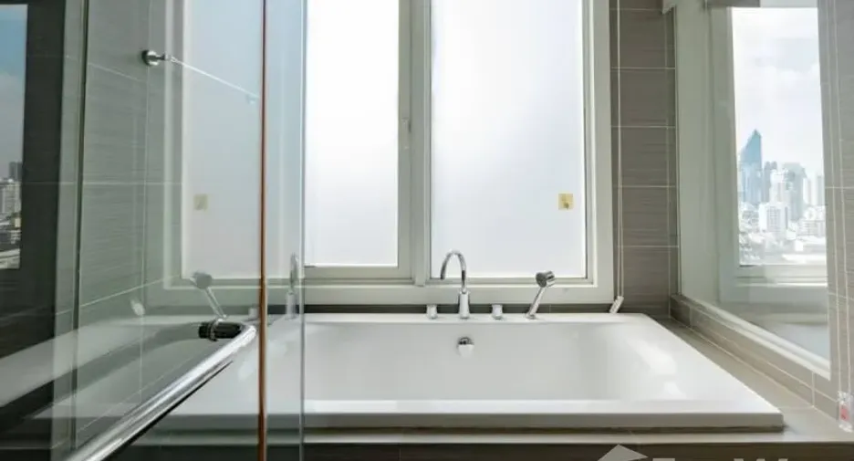 For rent 2 ベッドルーム condo in Khlong Toei, Bangkok