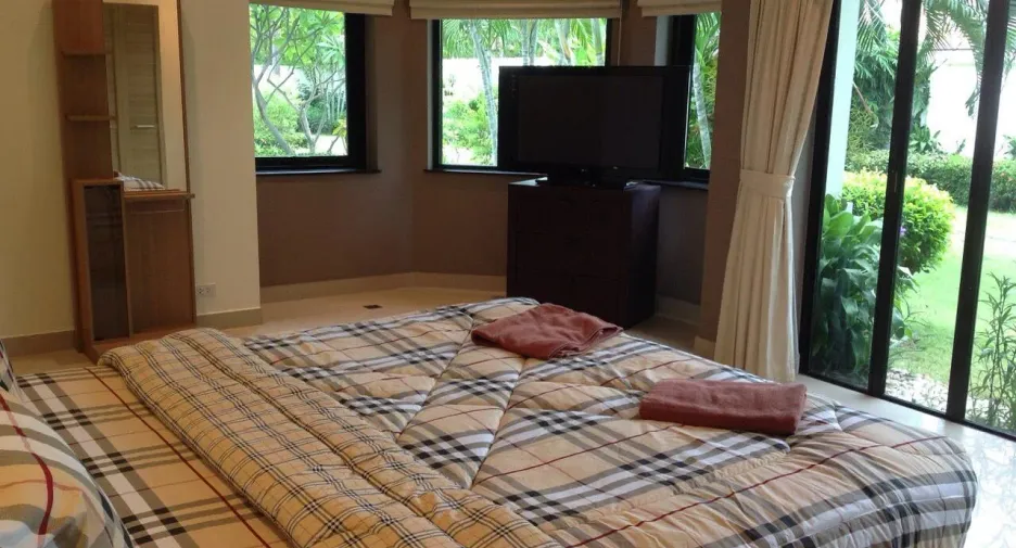 For sale そして for rent 3 ベッドルーム villa in Bang Lamung, Chonburi