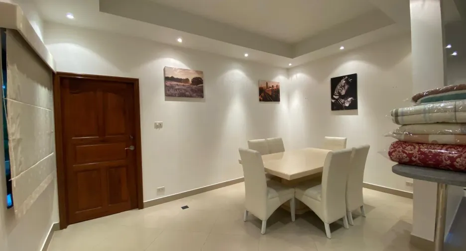 For sale そして for rent 3 ベッドルーム villa in Bang Lamung, Chonburi
