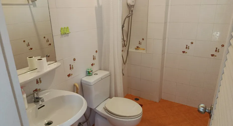 Casa en venta y en alquiler de 3 habitaciones en Hang Dong, Chiang Mai