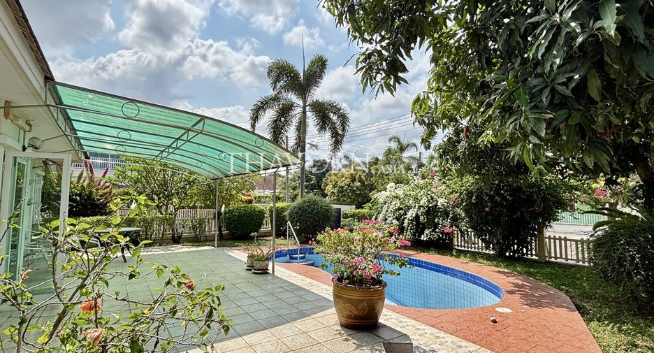 For sale 3 ベッドルーム house in Sattahip, Chonburi