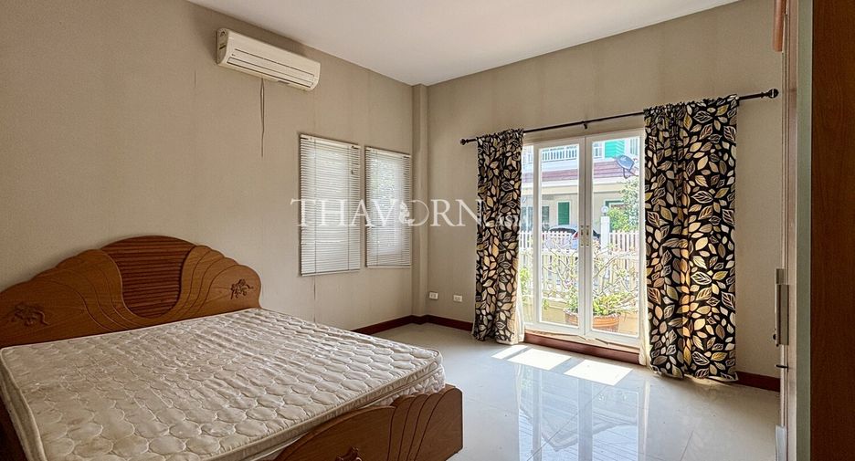 For sale 3 ベッドルーム house in Sattahip, Chonburi