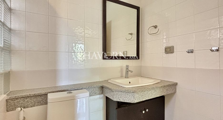 For sale 3 ベッドルーム house in Sattahip, Chonburi