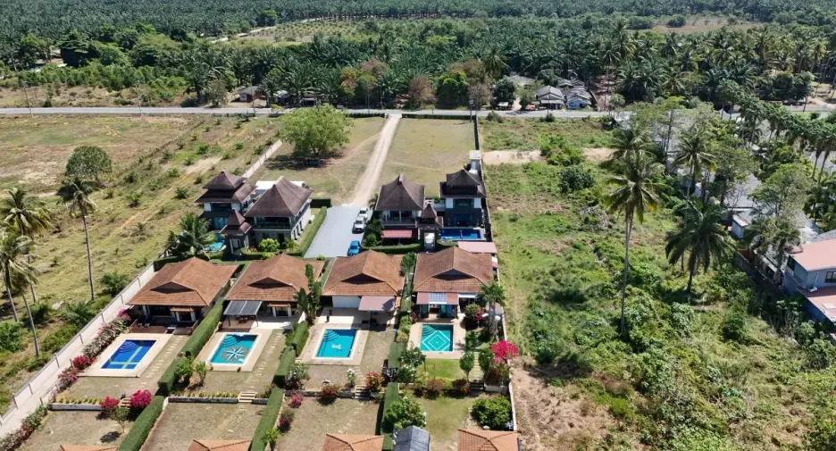 For sale 3 bedrooms villa in Nuea Khlong, Krabi