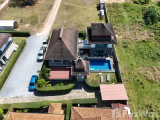 For sale 3 bedrooms villa in Nuea Khlong, Krabi