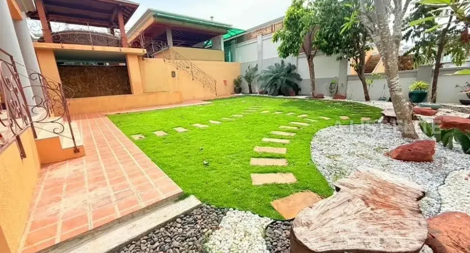 For rent 4 bedrooms house in Bang Lamung, Chonburi