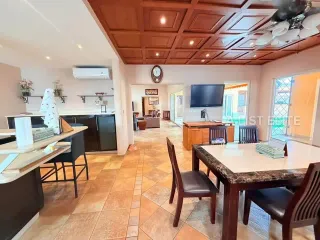 Haus zur Miete mit 4 Zimmer in Bang Lamung, Chonburi