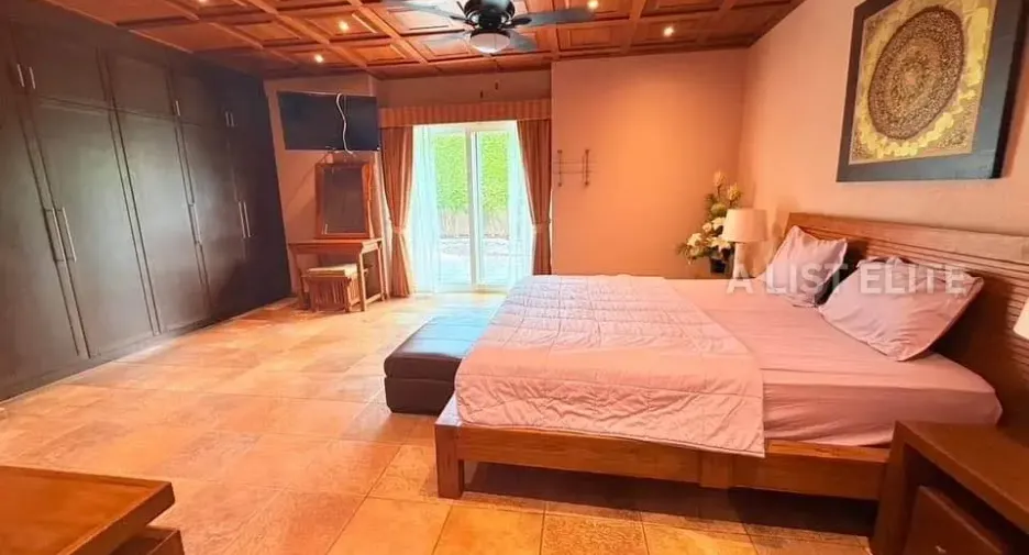 For rent 4 bedrooms house in Bang Lamung, Chonburi