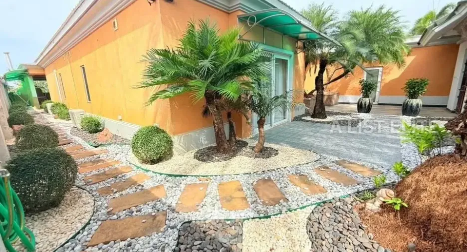 For rent 4 bedrooms house in Bang Lamung, Chonburi