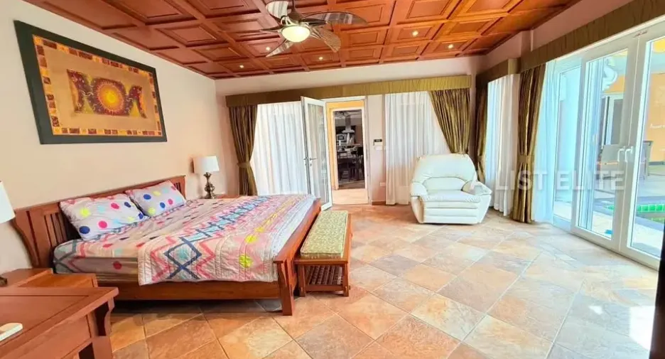 For rent 4 bedrooms house in Bang Lamung, Chonburi