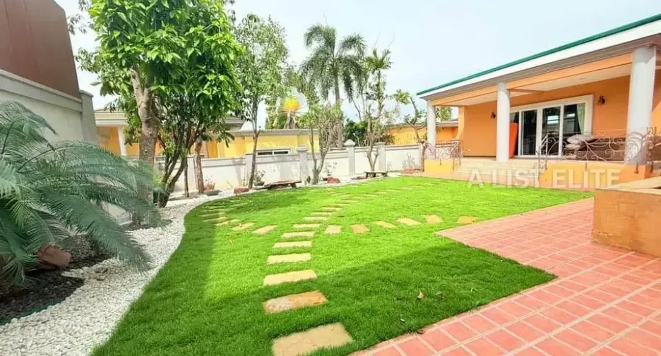 For rent 4 bedrooms house in Bang Lamung, Chonburi