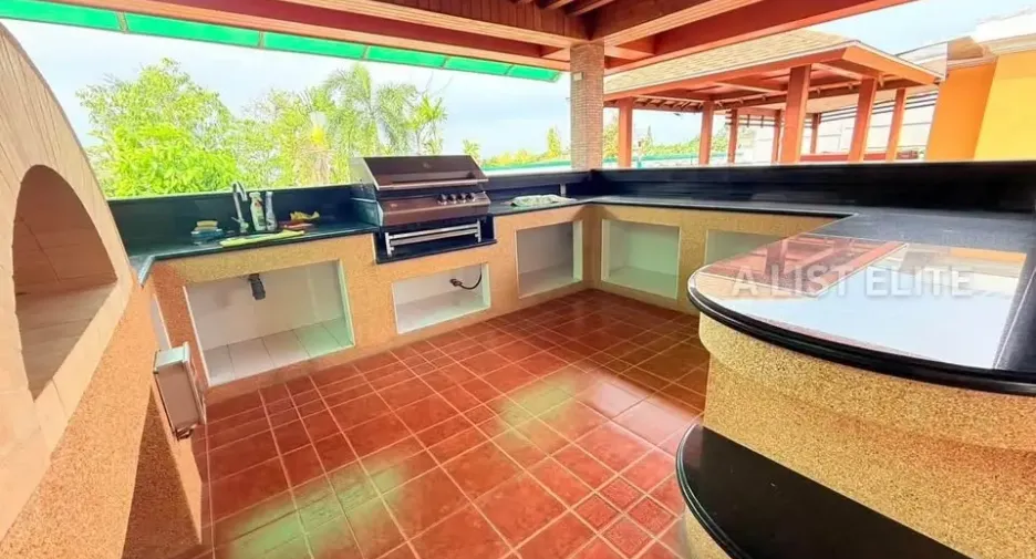 For rent 4 bedrooms house in Bang Lamung, Chonburi