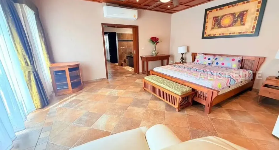 For rent 4 bedrooms house in Bang Lamung, Chonburi