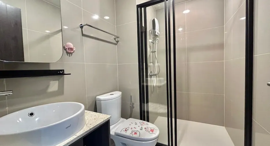 For rent 2 ベッドルーム condo in Huai Khwang, Bangkok