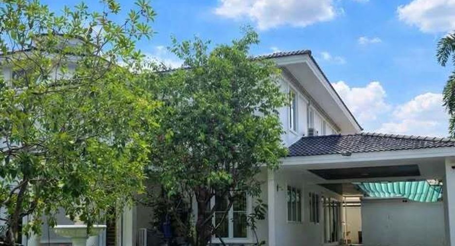 For rent 4 bedrooms house in Bang Kapi, Bangkok