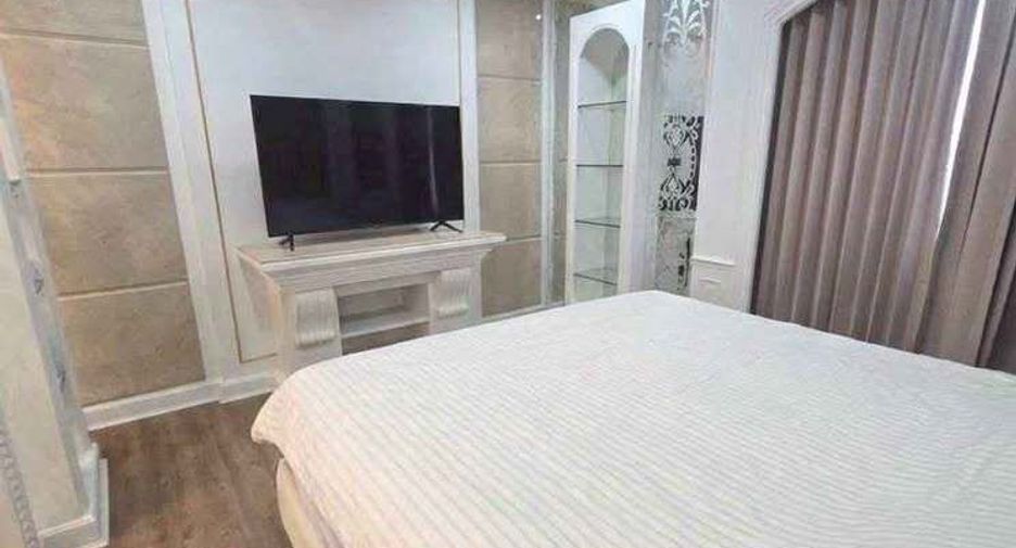 For rent 4 bedrooms house in Bang Kapi, Bangkok
