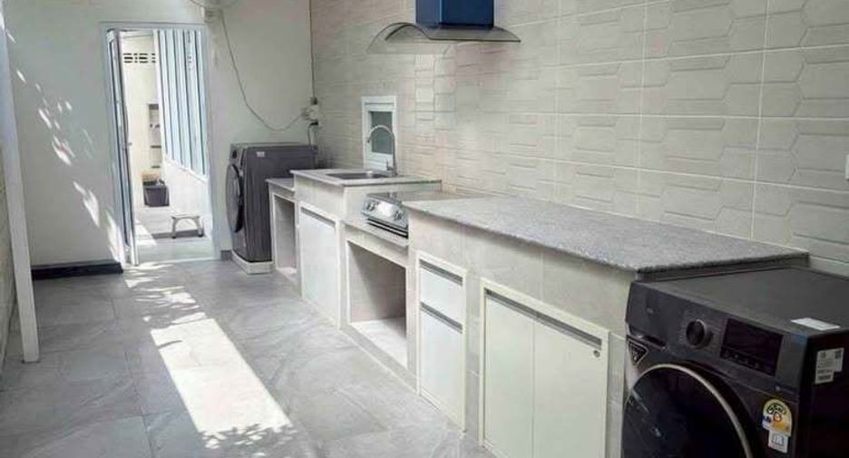 For rent 4 bedrooms house in Bang Kapi, Bangkok